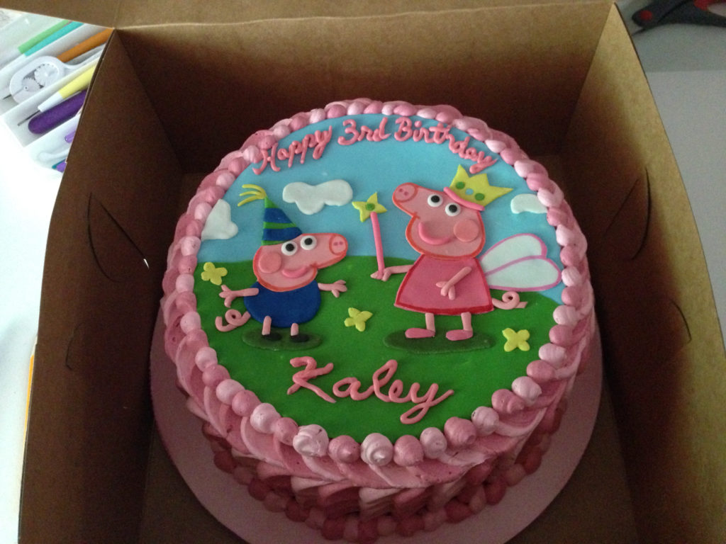 Peppa Pig Cake in the box